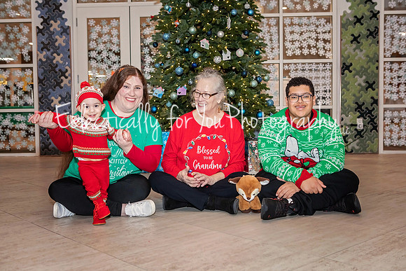 2024-12-16 RMH Holiday Families (9)